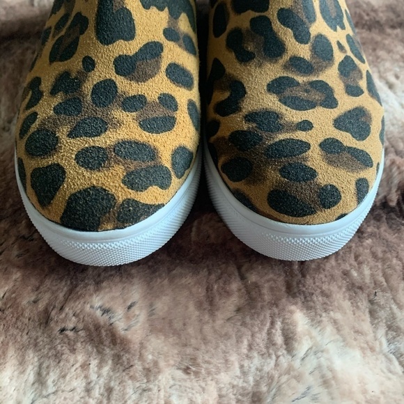 Blondo Georgette Waterproof Leopard Hidden Wedge Sneaker - Picture 5 of 12